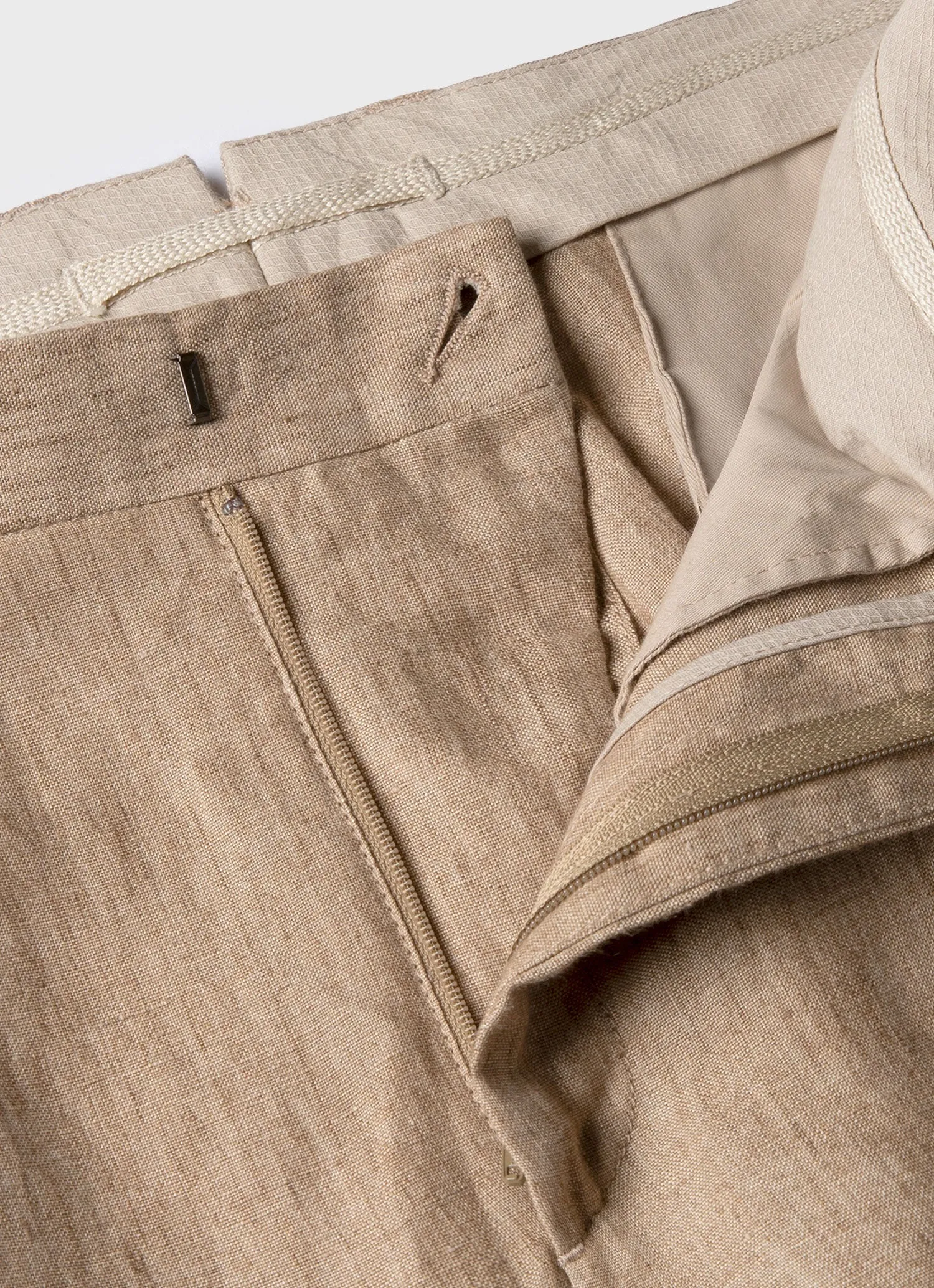 Men's Pleated Linen Trouser in Dune Melange sold by Sunspel product image thumbnail 4