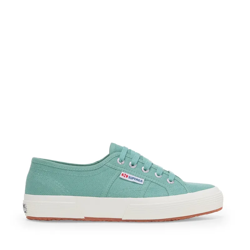 2750 Cotu Classic Sneakers - Green Feldspar Avorio sold by Superga