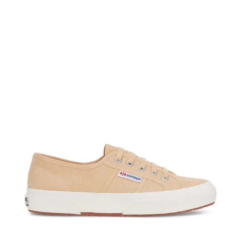 2750 Cotu Classic Sneakers - Beige Buff Avorio sold by Superga