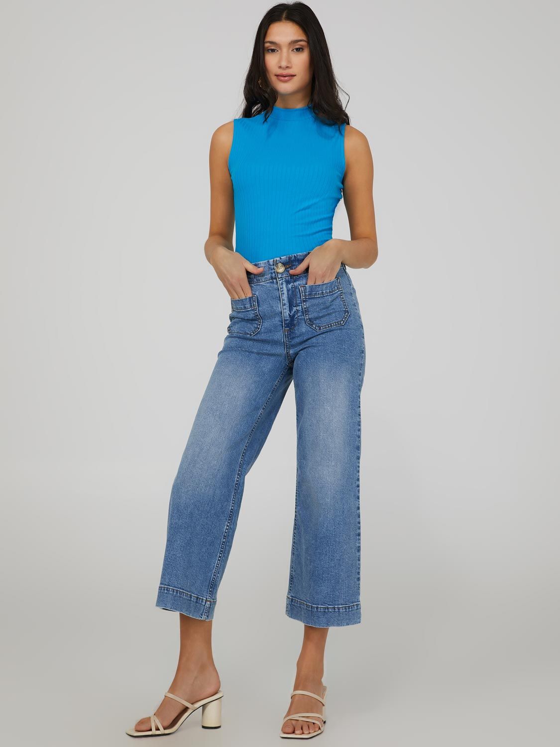 Cropped Patch Pocket Wide Leg Gaucho Pants sold by Suzy Shier product image thumbnail 2