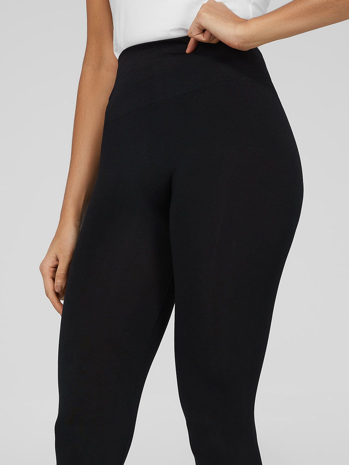 Seamless Capri Leggings sold by Suzy Shier product image thumbnail 2