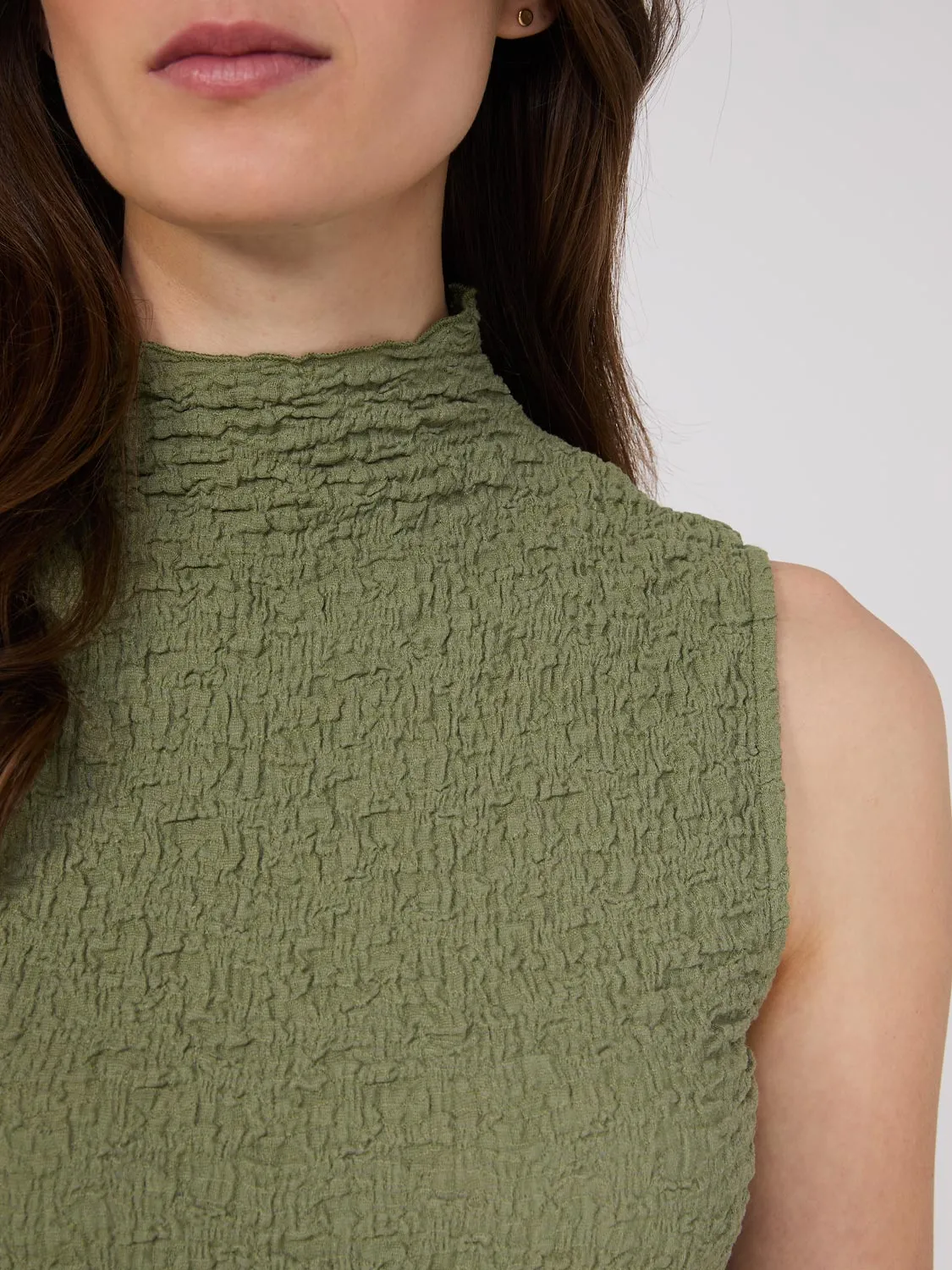 Sleeveless Textured Mock Neck Top sold by Suzy Shier product image thumbnail 4