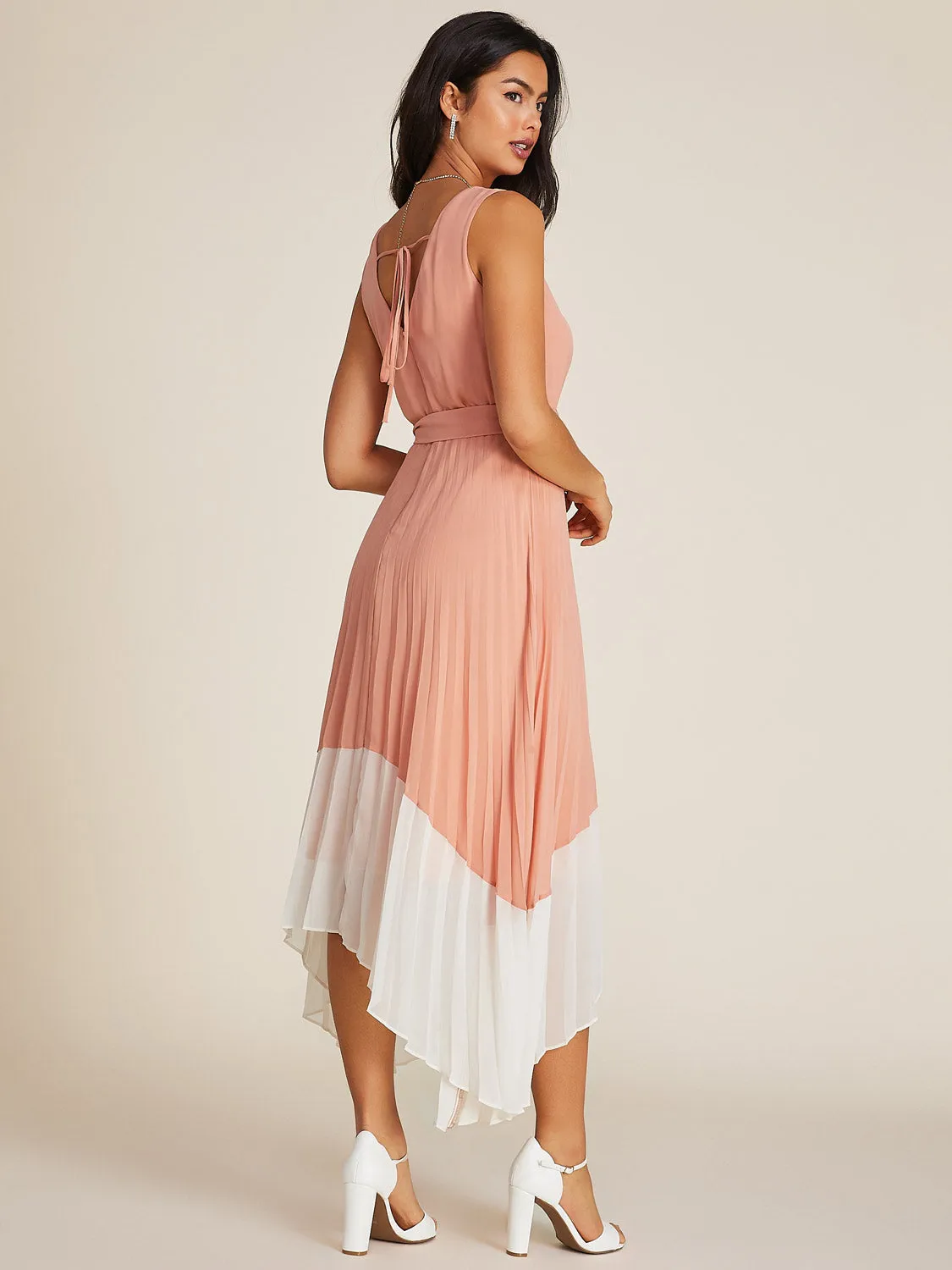 Sleeveless Pleated Chiffon Fit & Flare Knee Length Dress sold by Suzy Shier product image thumbnail 4