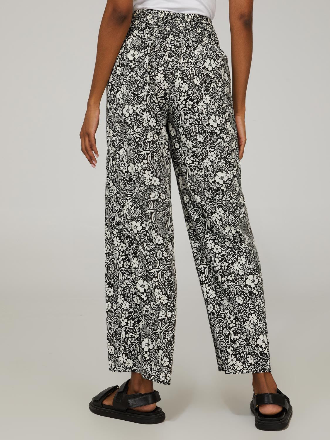 High Rise Printed Wide Leg Palazzo Pant sold by Suzy Shier product image thumbnail 4