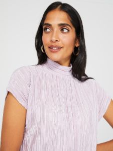 Short Sleeve Mock Neck Plisse Top sold by Suzy Shier