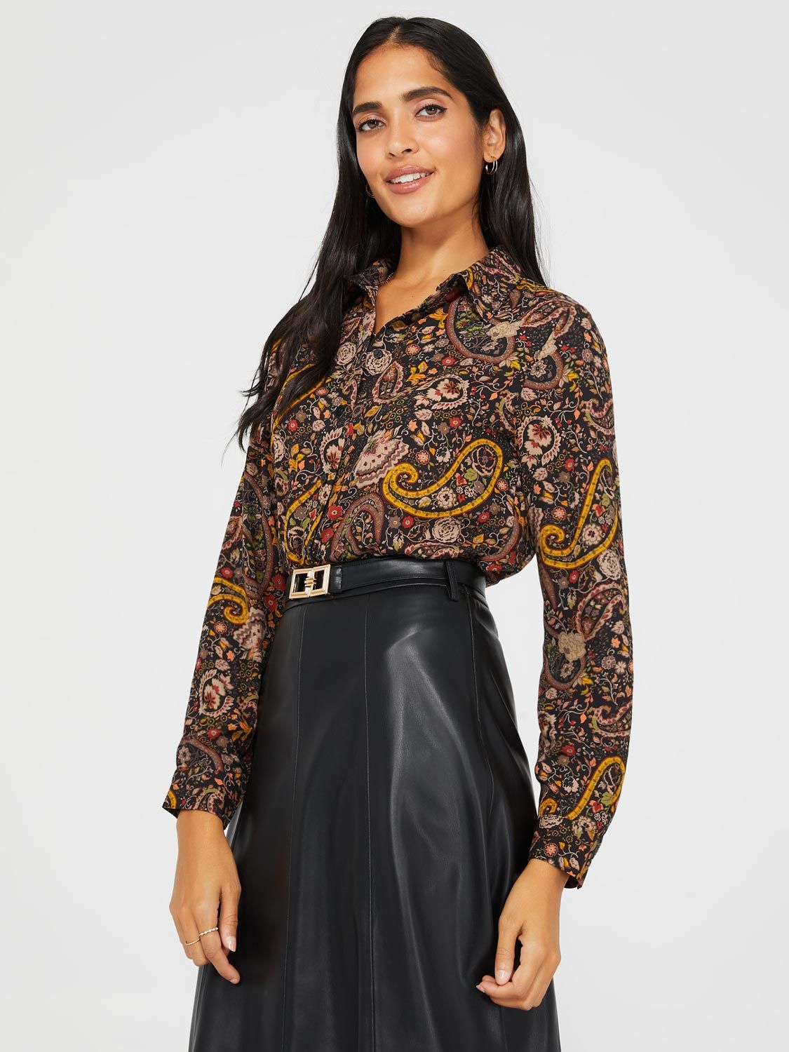 Paisley Print Crepe Button-Front Blouse With Rounded Hem sold by Suzy Shier product image thumbnail 5