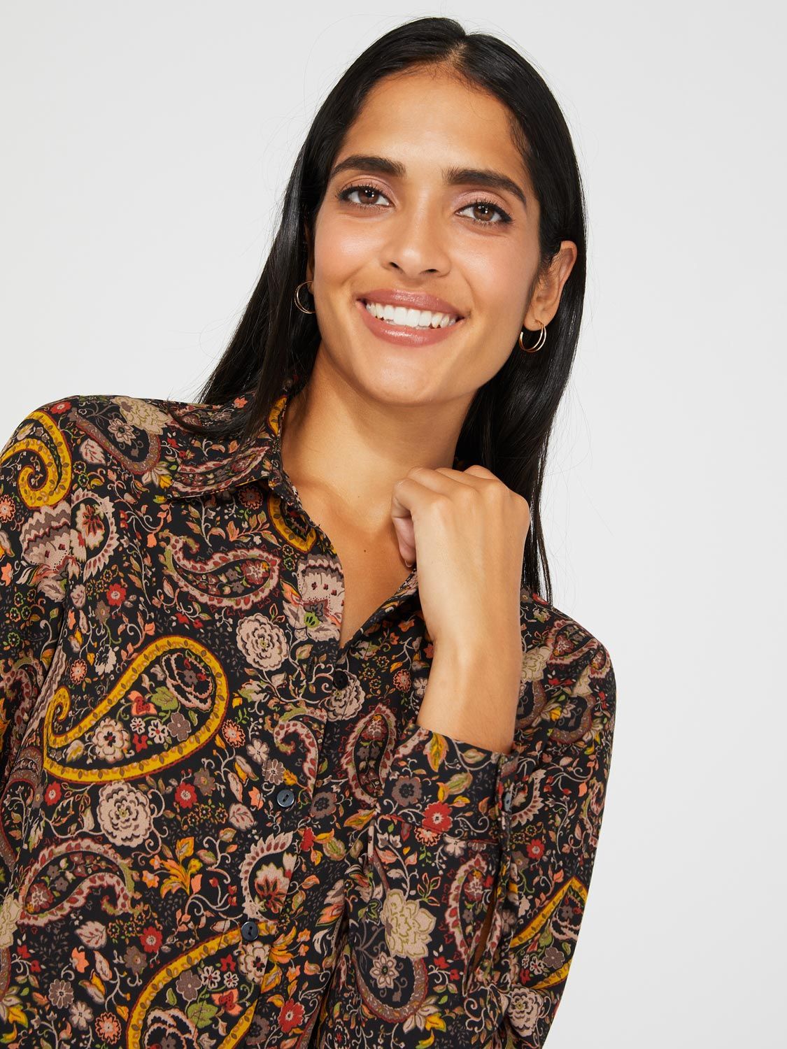 Paisley Print Crepe Button-Front Blouse With Rounded Hem sold by Suzy Shier product image thumbnail 4
