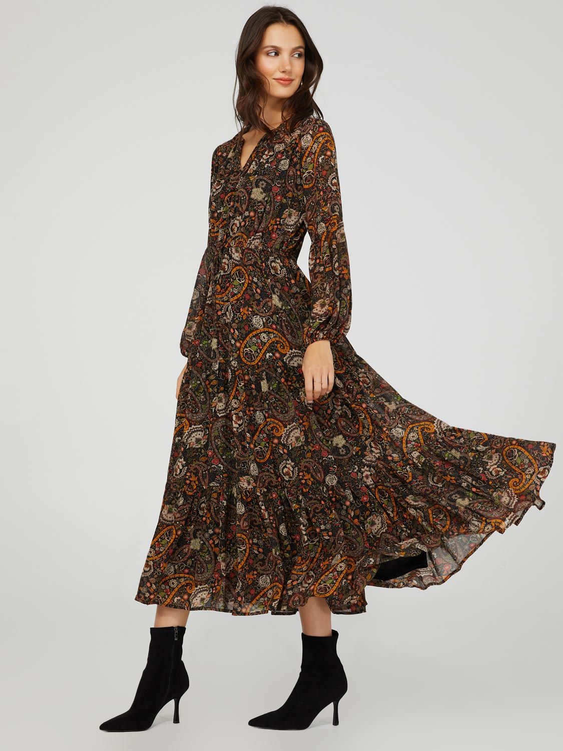 Paisley Print Split Neck Maxi Dress With 2-Tier Skirt sold by Suzy Shier product image thumbnail 5