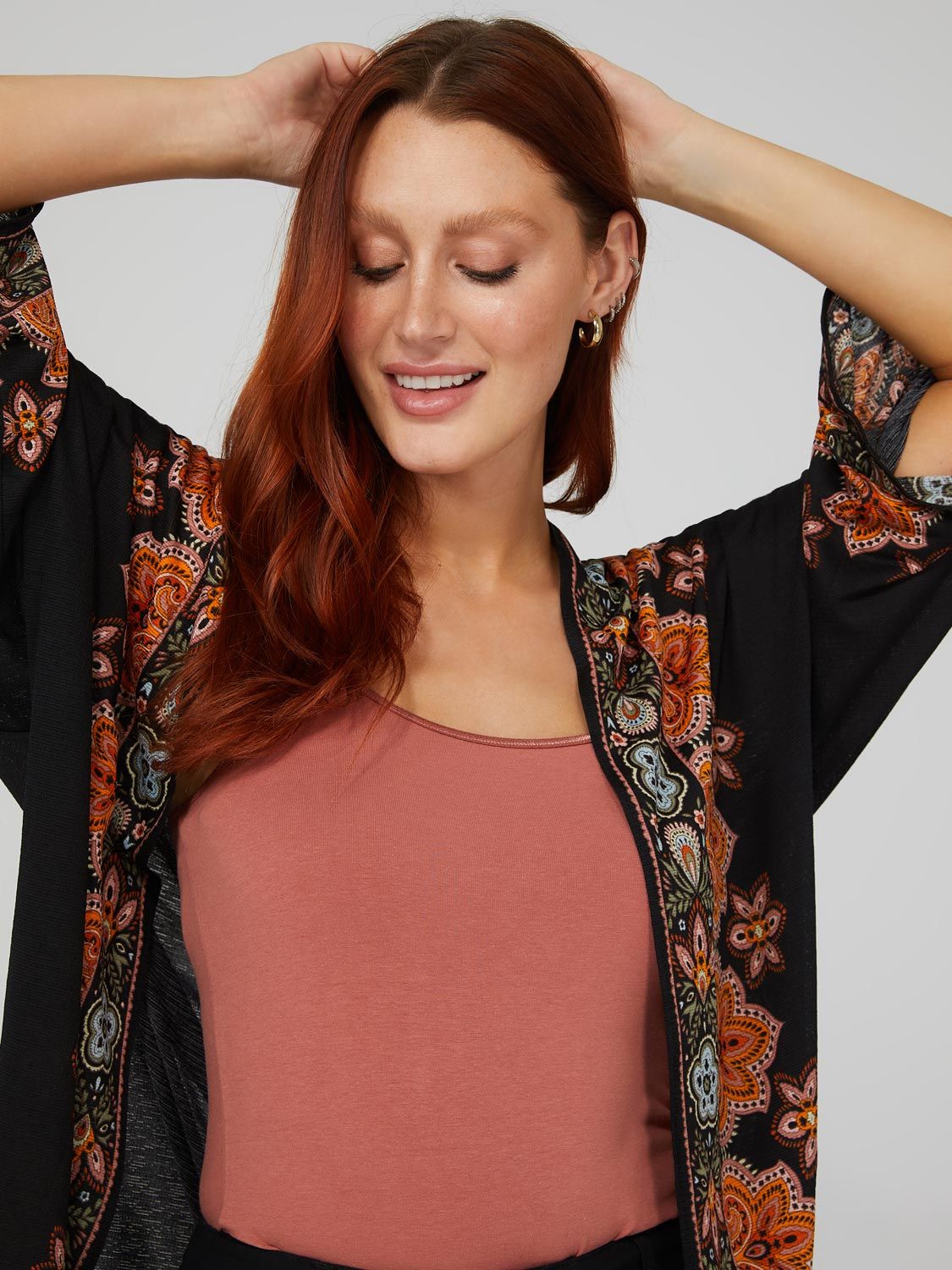 3/4 Sleeve Border Print Kimono sold by Suzy Shier product image thumbnail 2