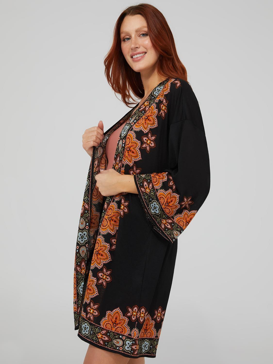 3/4 Sleeve Border Print Kimono sold by Suzy Shier product image thumbnail 4