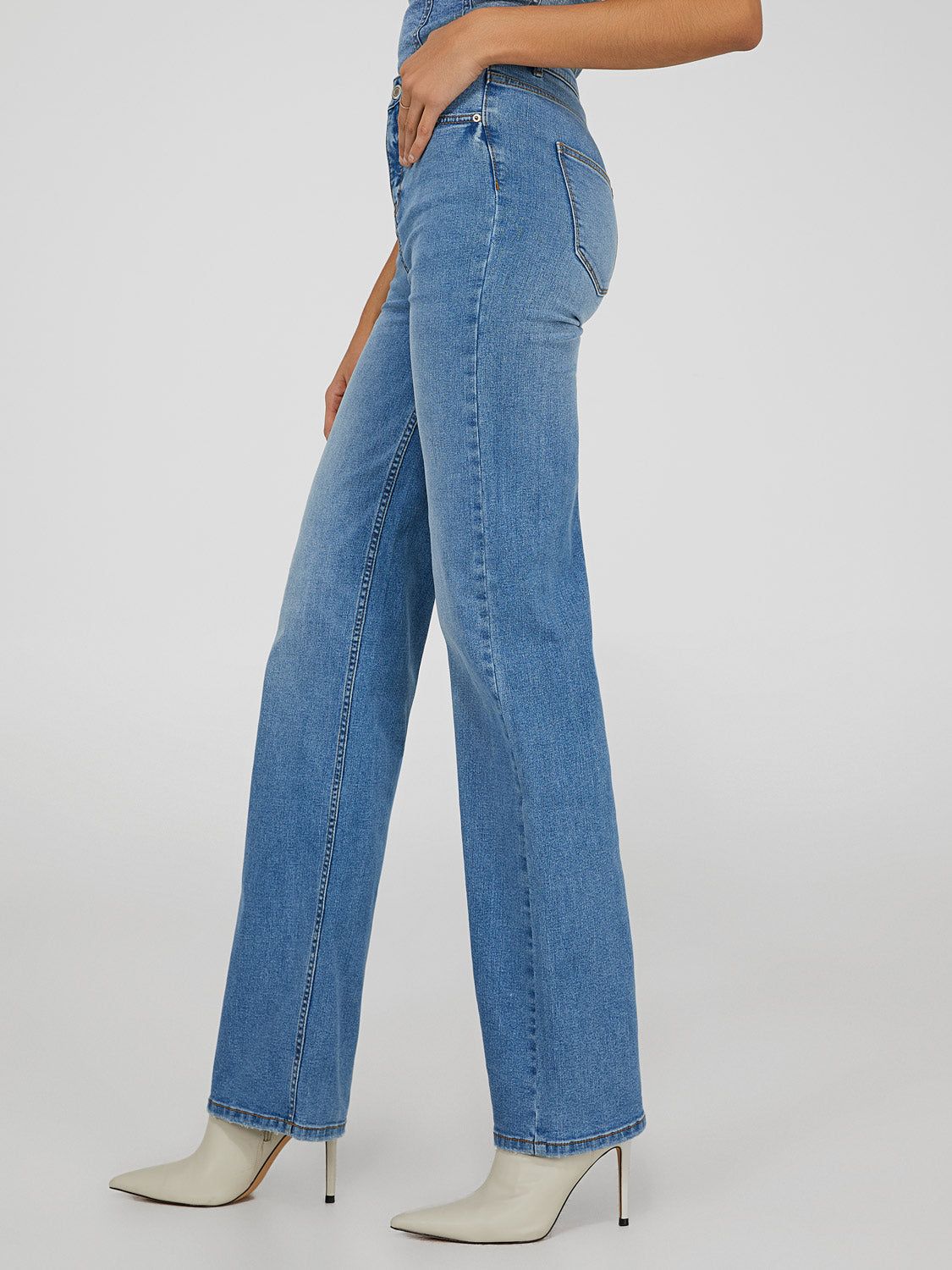 Wide Leg High Rise Jeans sold by Suzy Shier product image thumbnail 3