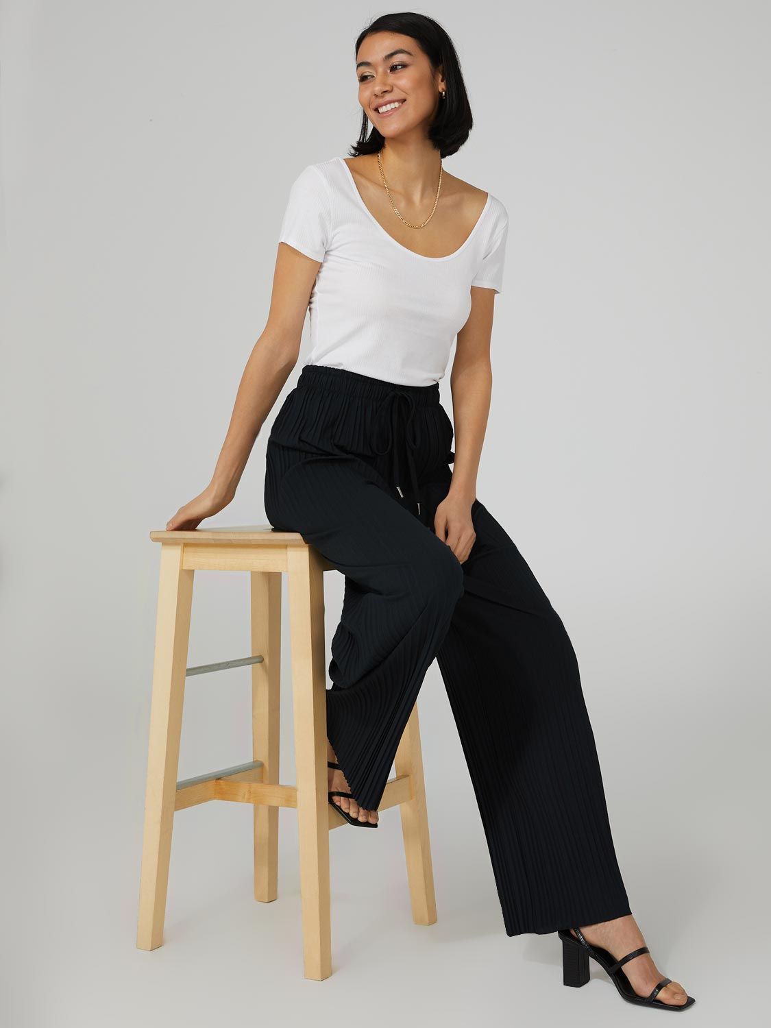 High-Rise Pleated Palazzo Pant sold by Suzy Shier product image thumbnail 6