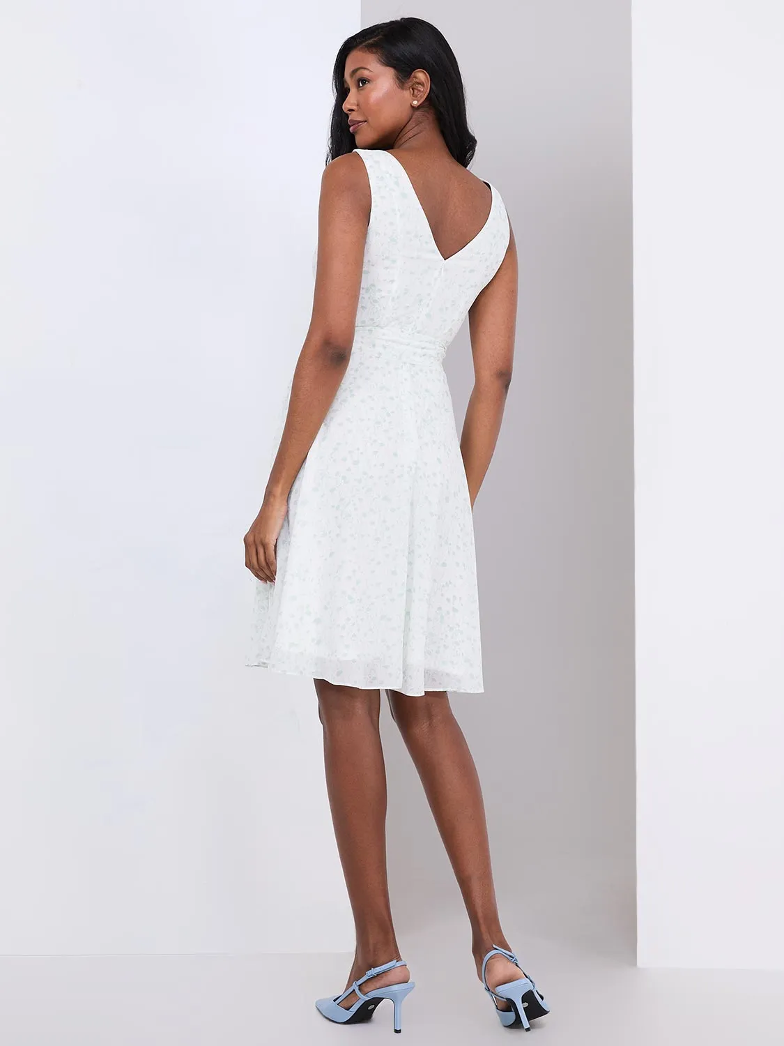 Sleeveless Printed V-Neck Chiffon Dress sold by Suzy Shier product image thumbnail 5