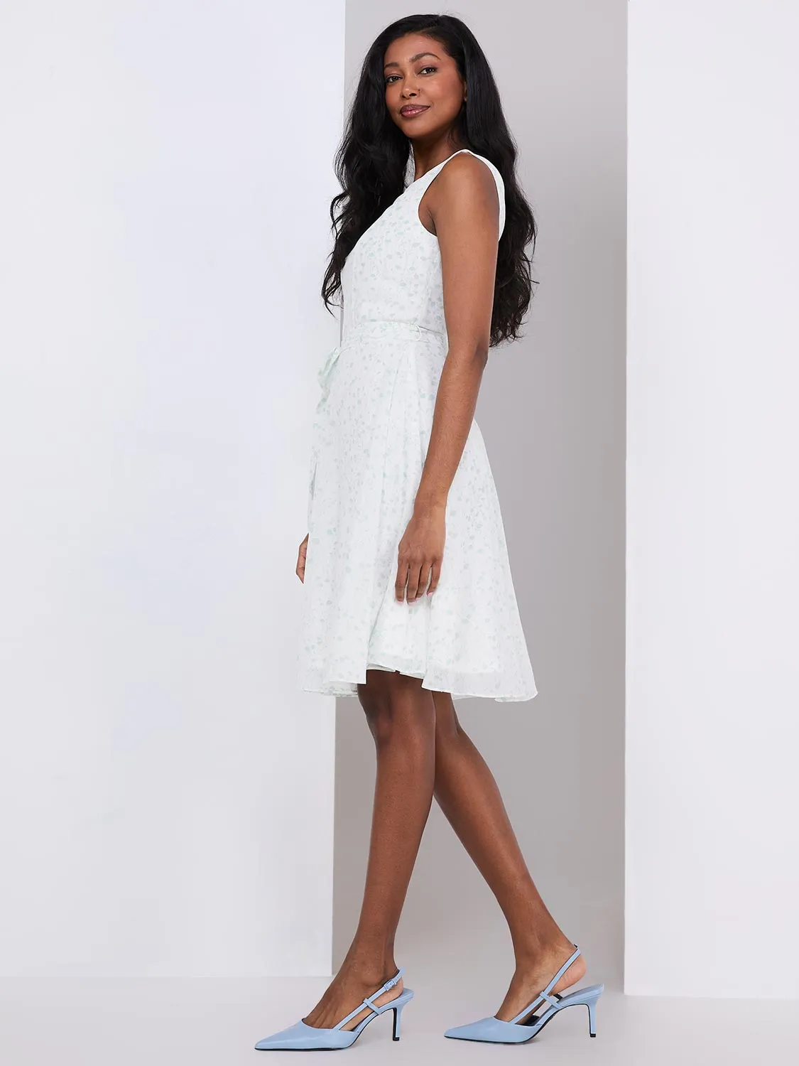 Sleeveless Printed V-Neck Chiffon Dress sold by Suzy Shier product image thumbnail 4