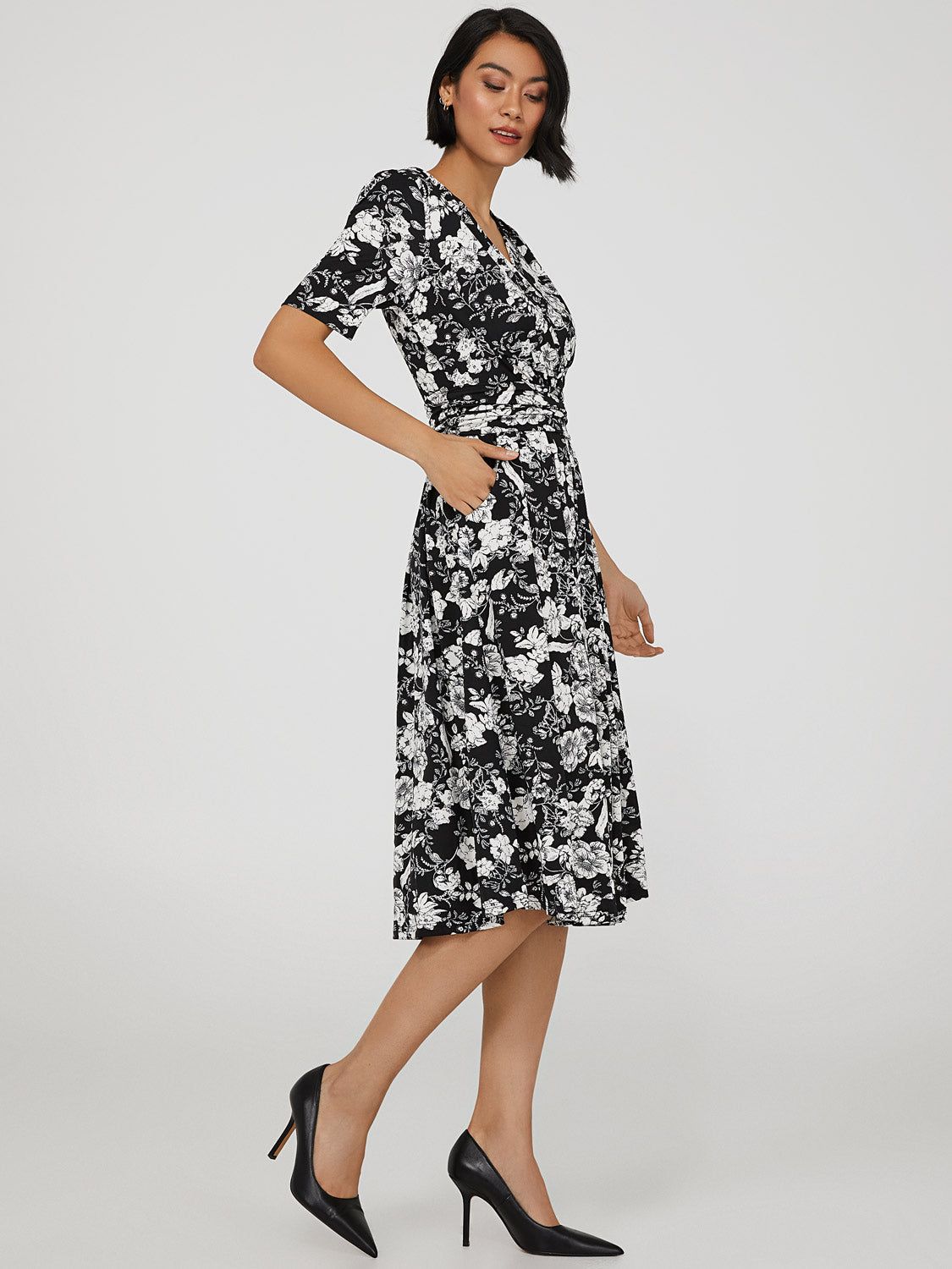 Floral Print Crossover Midi Dress sold by Suzy Shier product image thumbnail 2