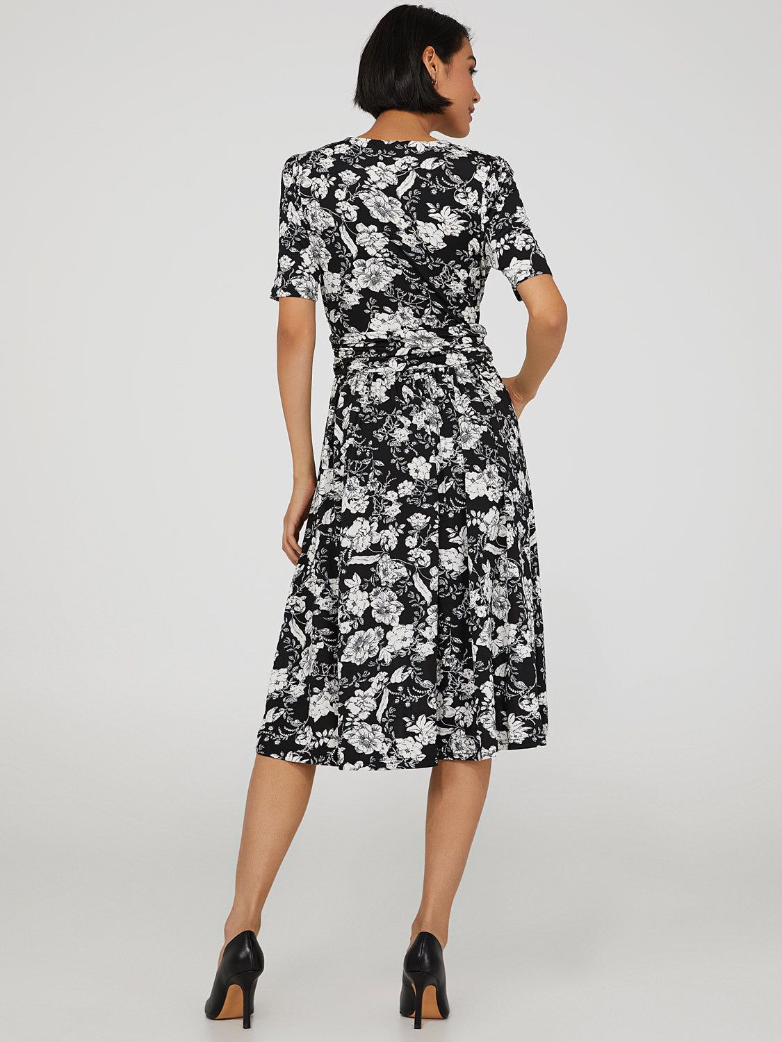 Floral Print Crossover Midi Dress sold by Suzy Shier product image thumbnail 4