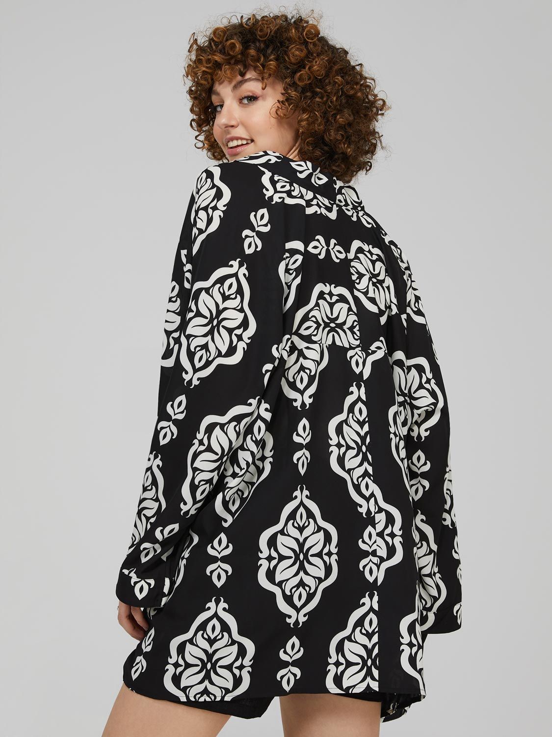 Printed Crepe Kimono sold by Suzy Shier product image thumbnail 5