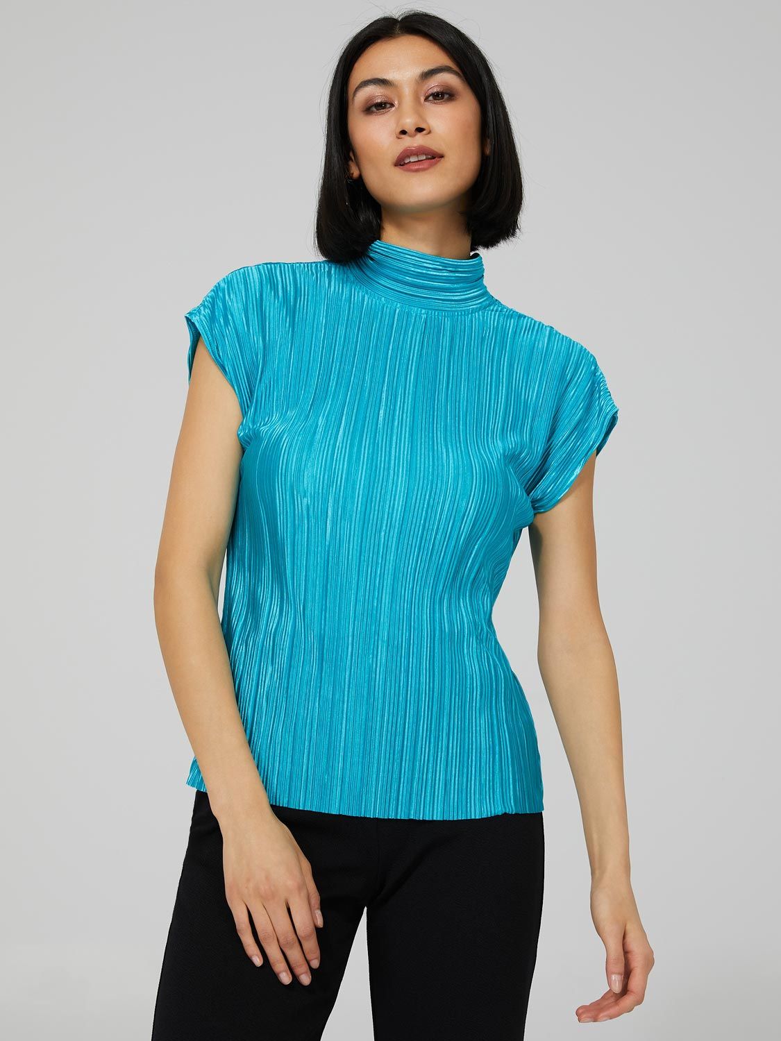 Short Sleeve Mock Neck Plisse Top sold by Suzy Shier