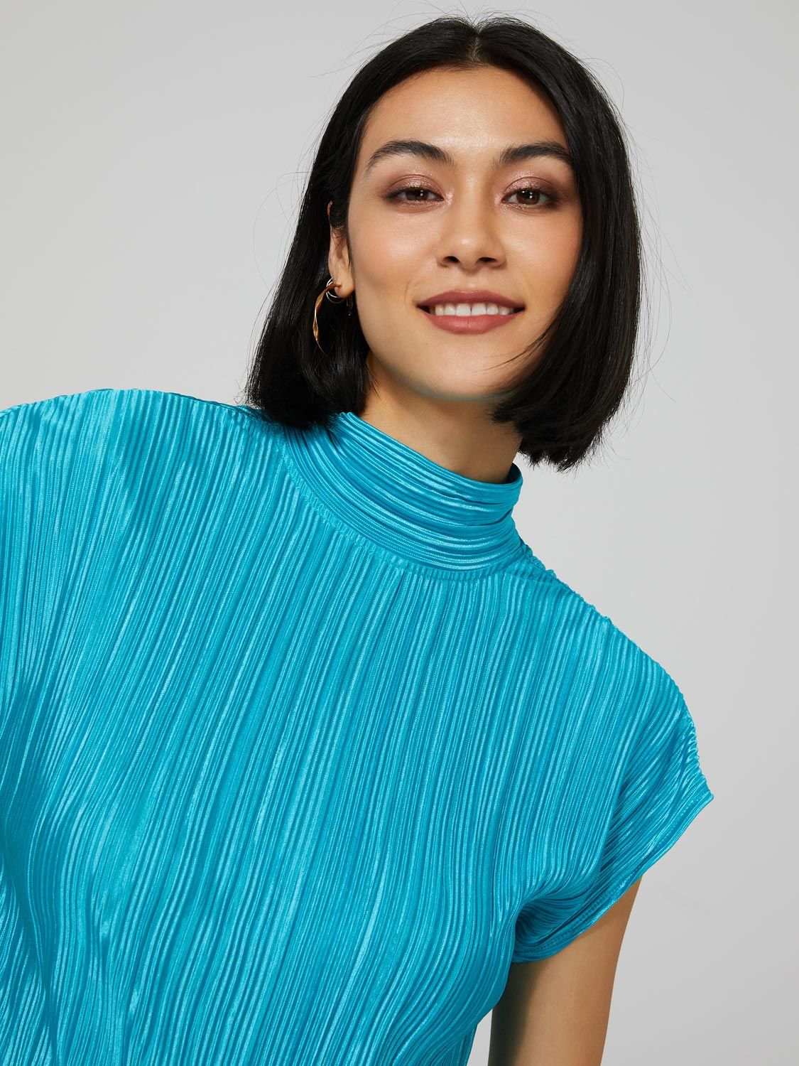 Short Sleeve Mock Neck Plisse Top sold by Suzy Shier product image thumbnail 2