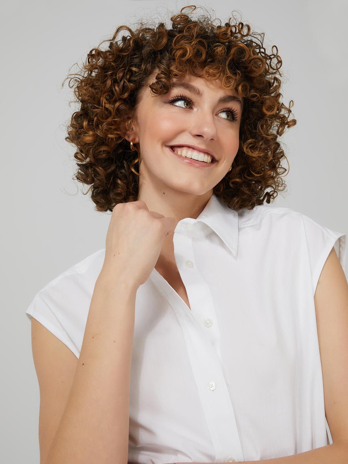 Oversized Sleeveless Button-Front Blouse sold by Suzy Shier product image thumbnail 2