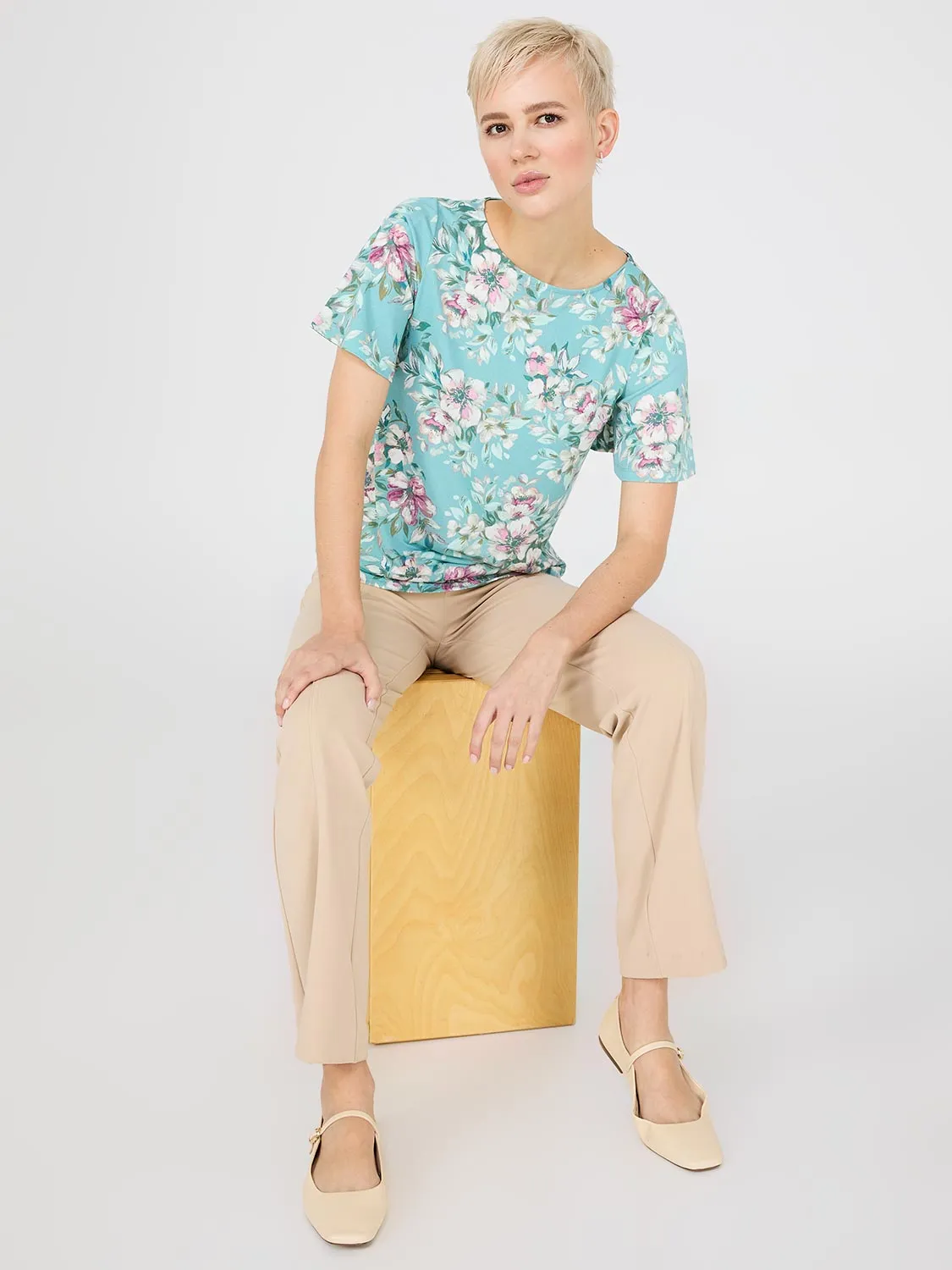 Floral Print Flutter Sleeve Boat Neck Top sold by Suzy Shier product image thumbnail 2