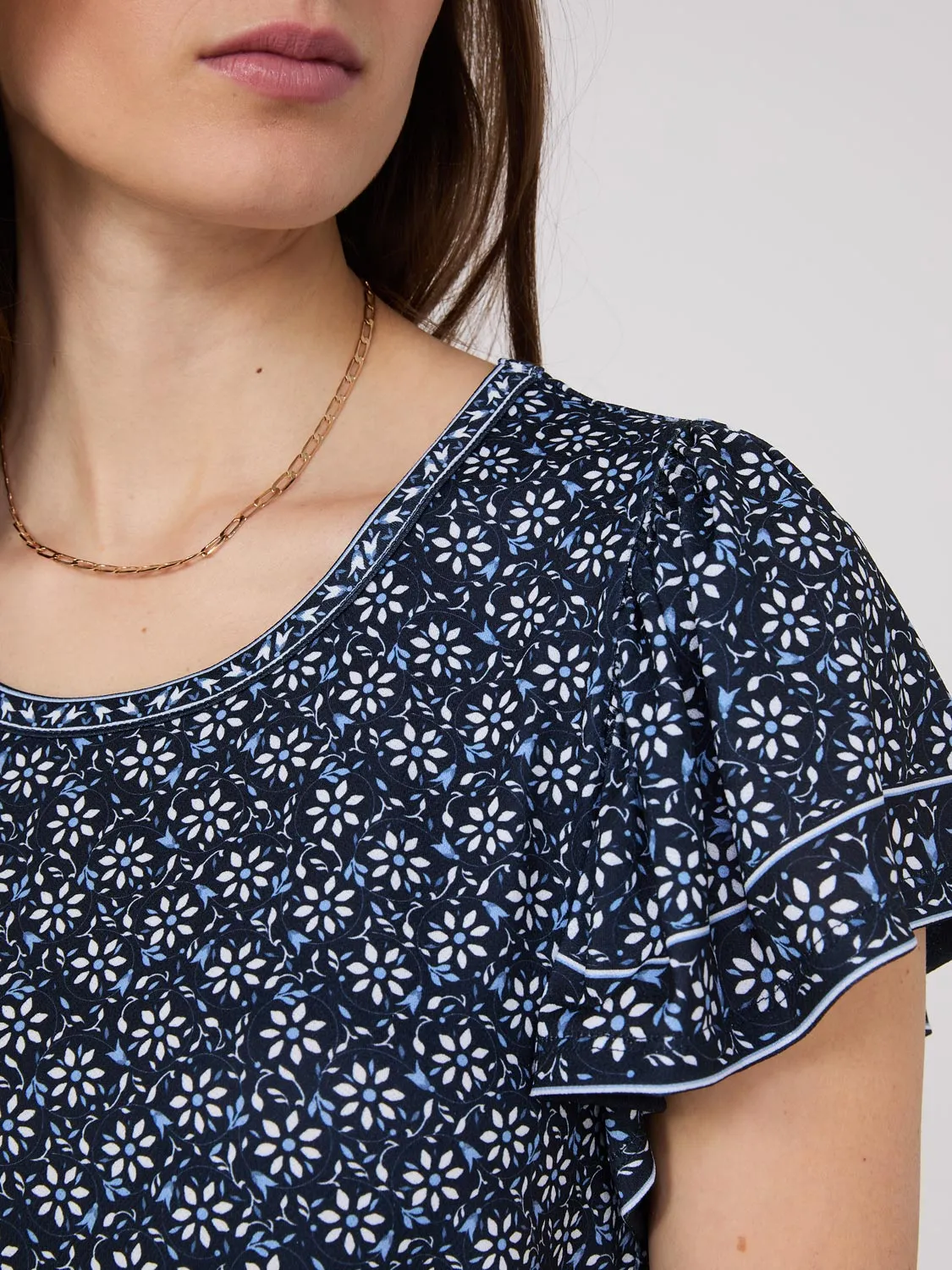 Printed Scoop Neck Flutter Sleeve Jersey Top sold by Suzy Shier product image thumbnail 3