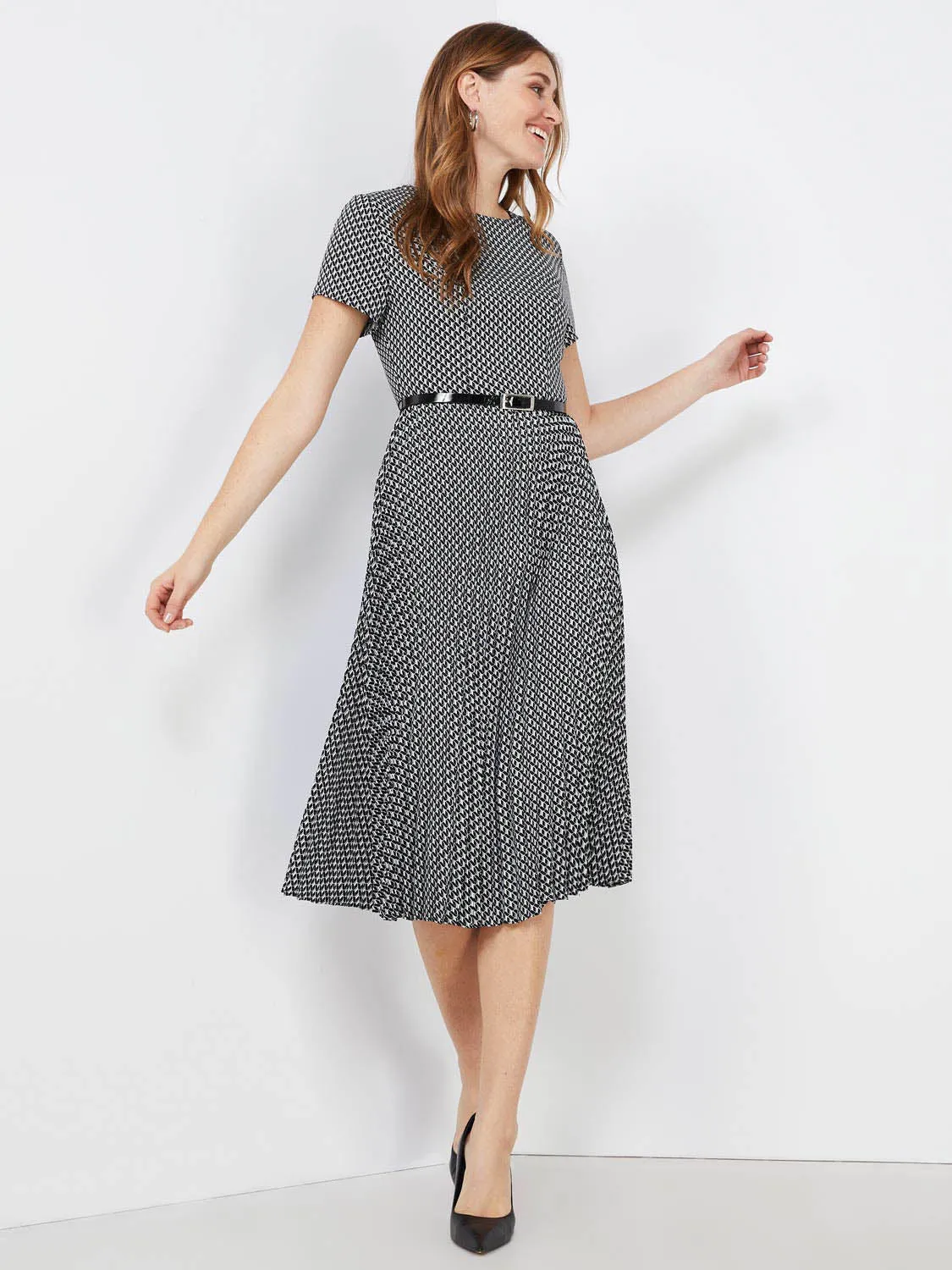 Geo Print Belted Pleated Midi Dress sold by Suzy Shier product image thumbnail 3