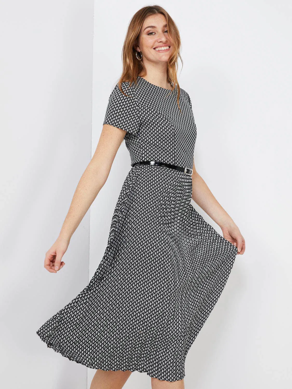 Geo Print Belted Pleated Midi Dress sold by Suzy Shier product image thumbnail 2