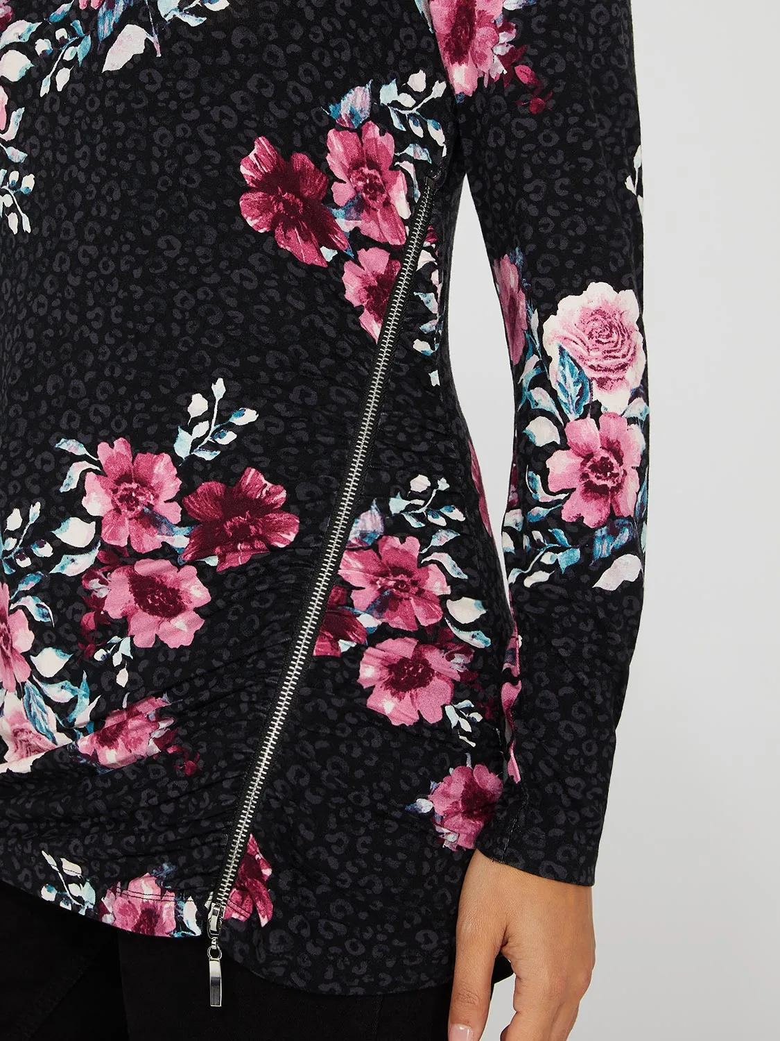 Printed Jersey Top With Zipper Detail sold by Suzy Shier product image thumbnail 2