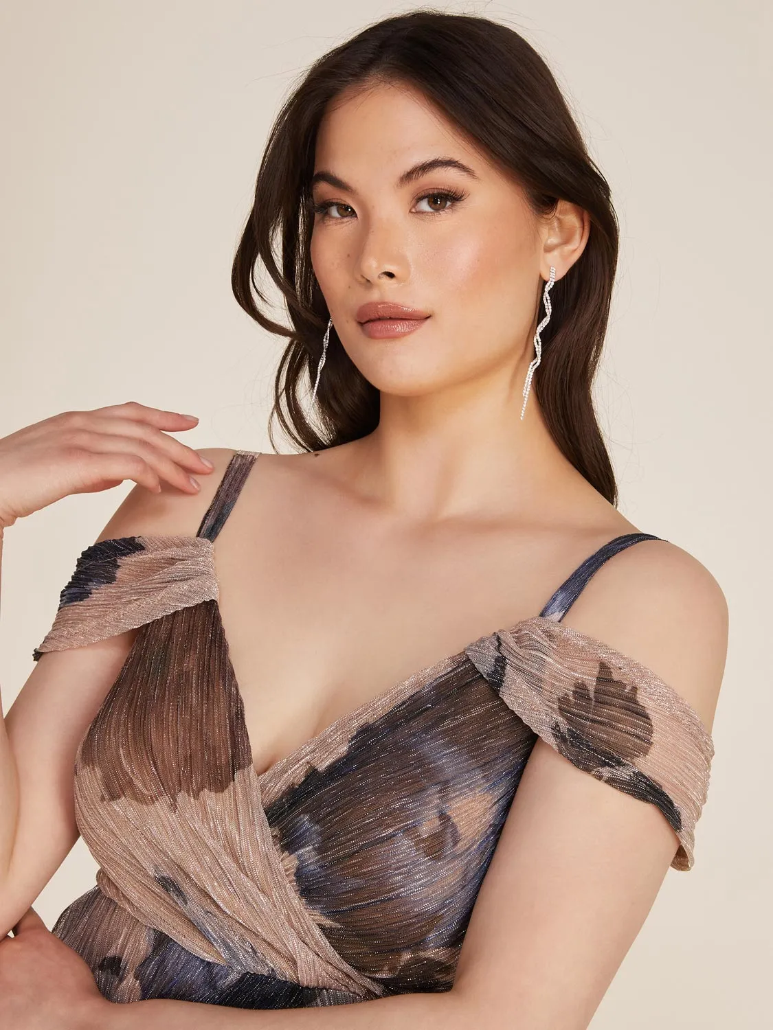 Printed-Cold-Shoulder Wrap Mini Dress sold by Suzy Shier product image thumbnail 2