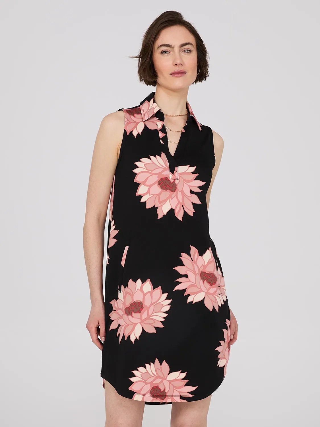 Floral Print Popover Dress With Pockets sold by Suzy Shier product image thumbnail 2