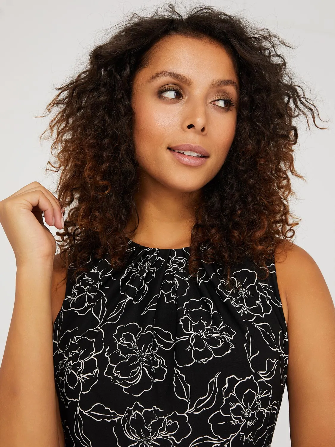 Floral Print Sleeveless Top sold by Suzy Shier product image thumbnail 2