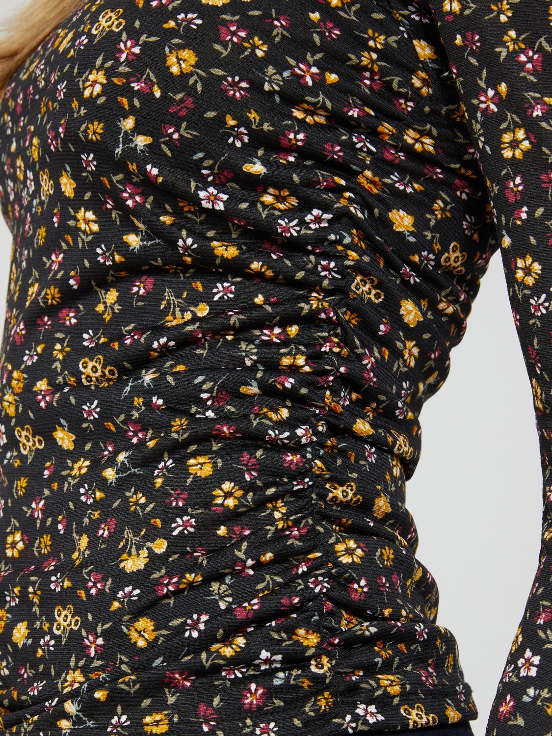 Floral Print Textured Square Neck Top With Ruched Waist sold by Suzy Shier product image thumbnail 5