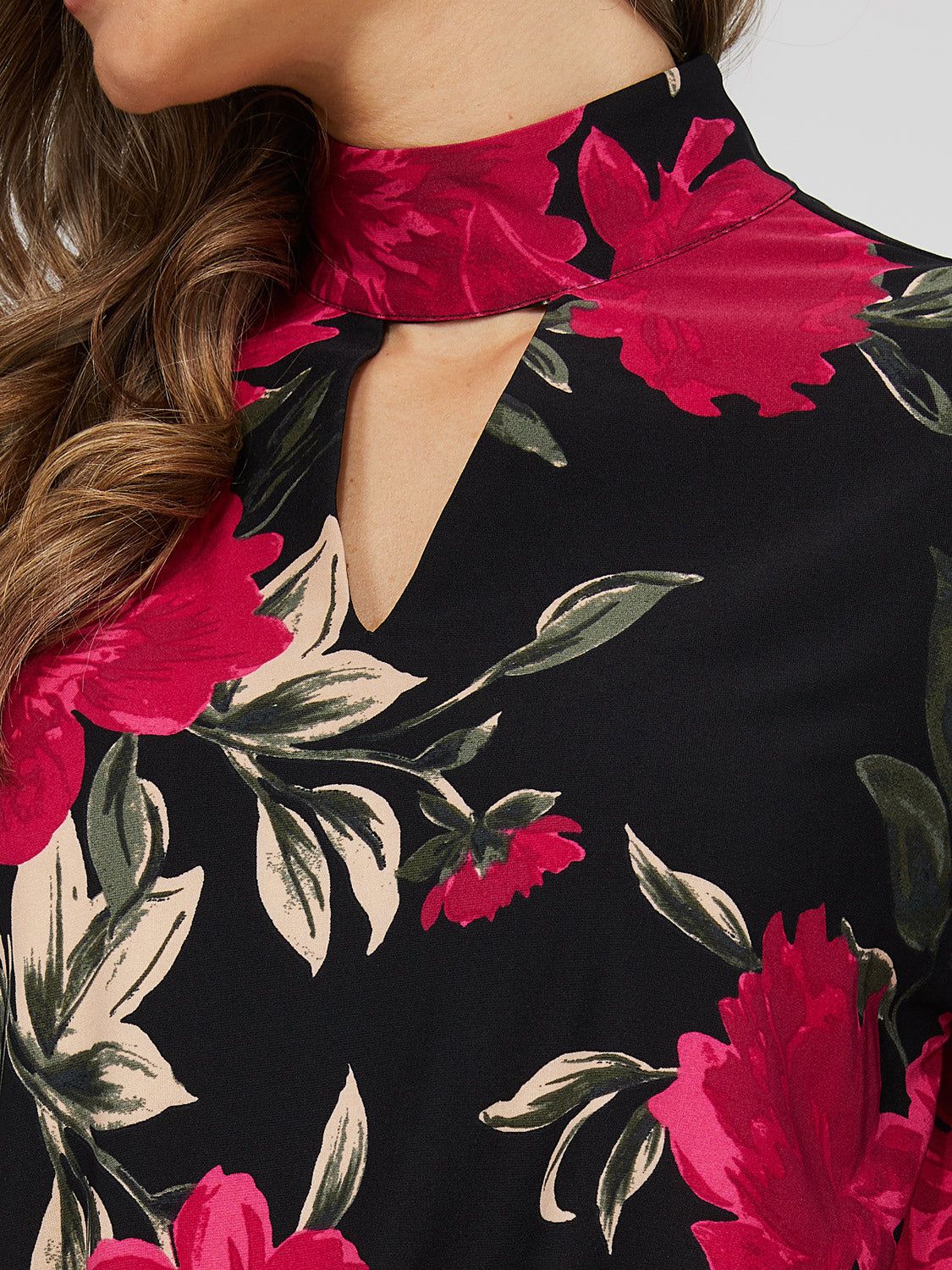 Floral Print Mock Neck Keyhole Top sold by Suzy Shier product image thumbnail 5
