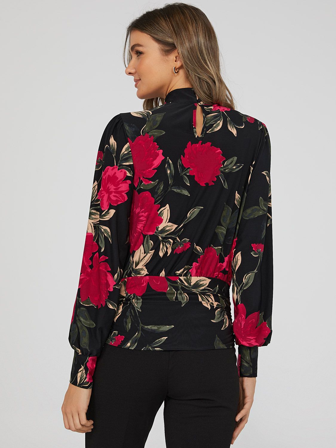 Floral Print Mock Neck Keyhole Top sold by Suzy Shier product image thumbnail 4
