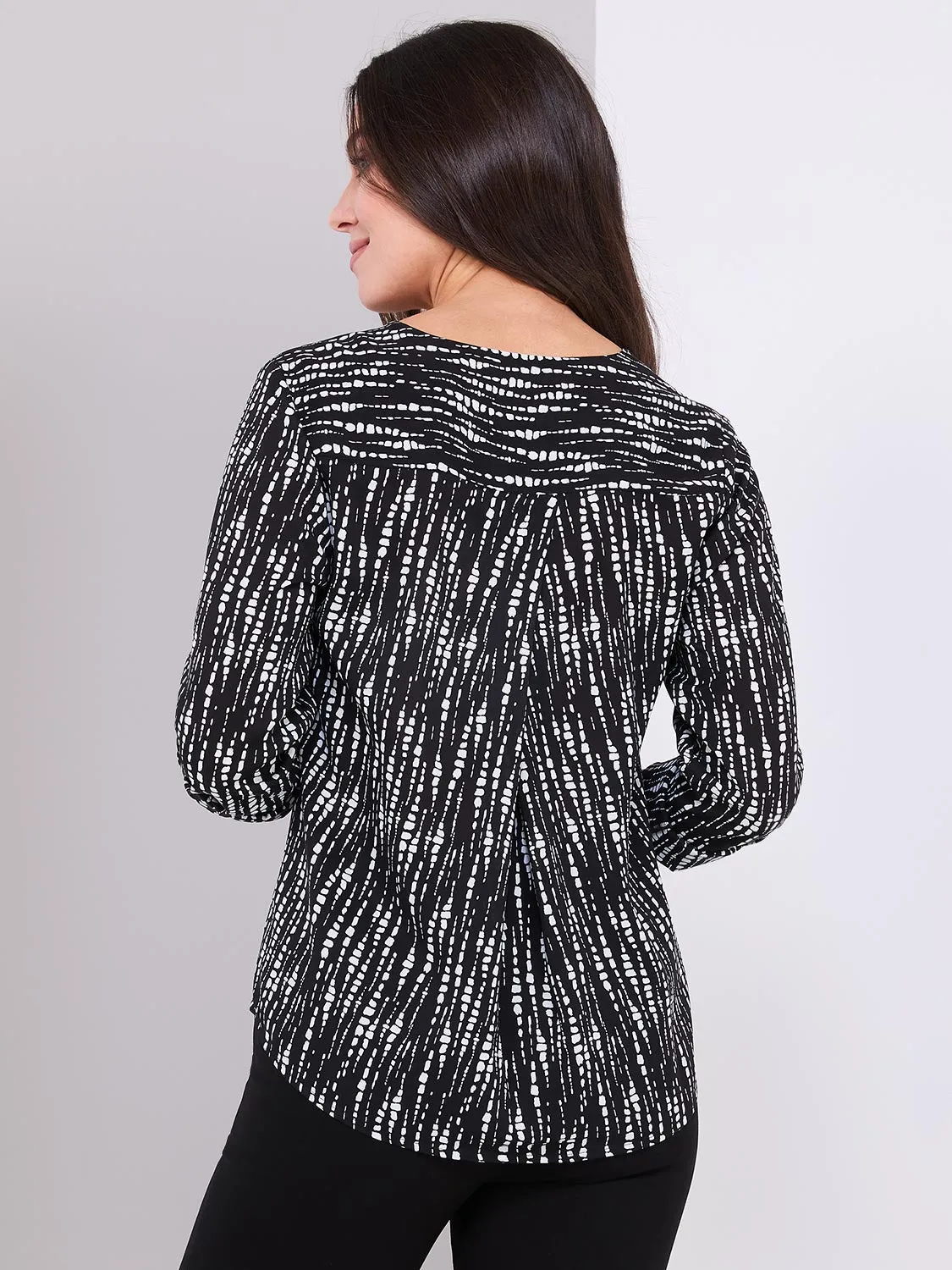 Abstract Print V-Neck Long Sleeve Popover Blouse sold by Suzy Shier product image thumbnail 4