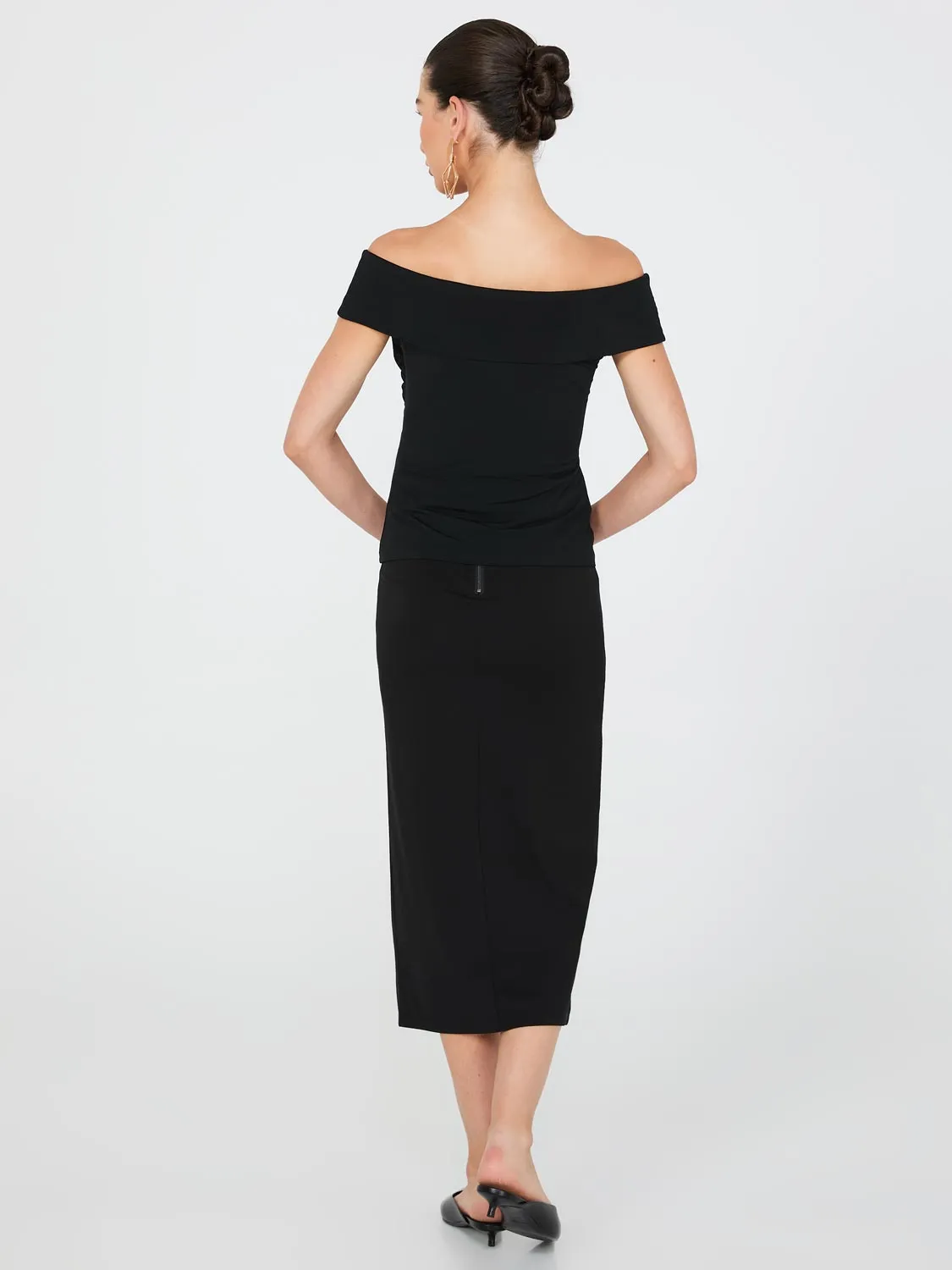 Off-The-Shoulder Twist-Front Top sold by Suzy Shier product image thumbnail 4