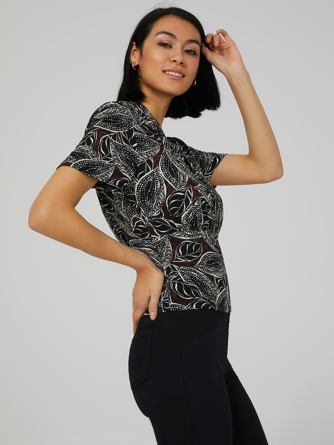 Printed Short Sleeve Drawstring Top sold by Suzy Shier product image thumbnail 4
