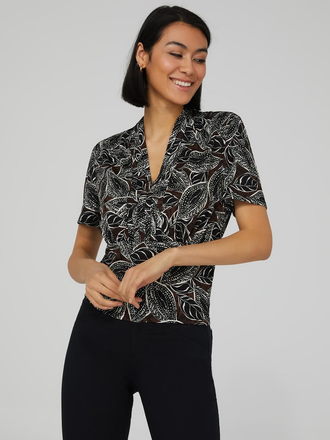 Printed Short Sleeve Drawstring Top sold by Suzy Shier product image thumbnail 3