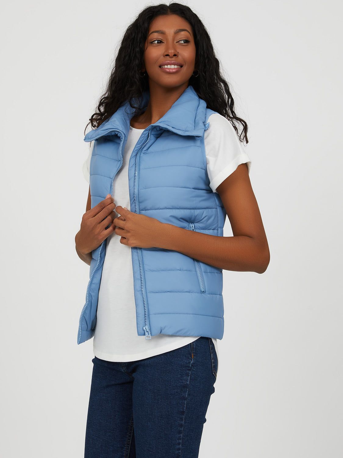 Sleeveless Lightweight Puffer Vest sold by Suzy Shier product image thumbnail 3