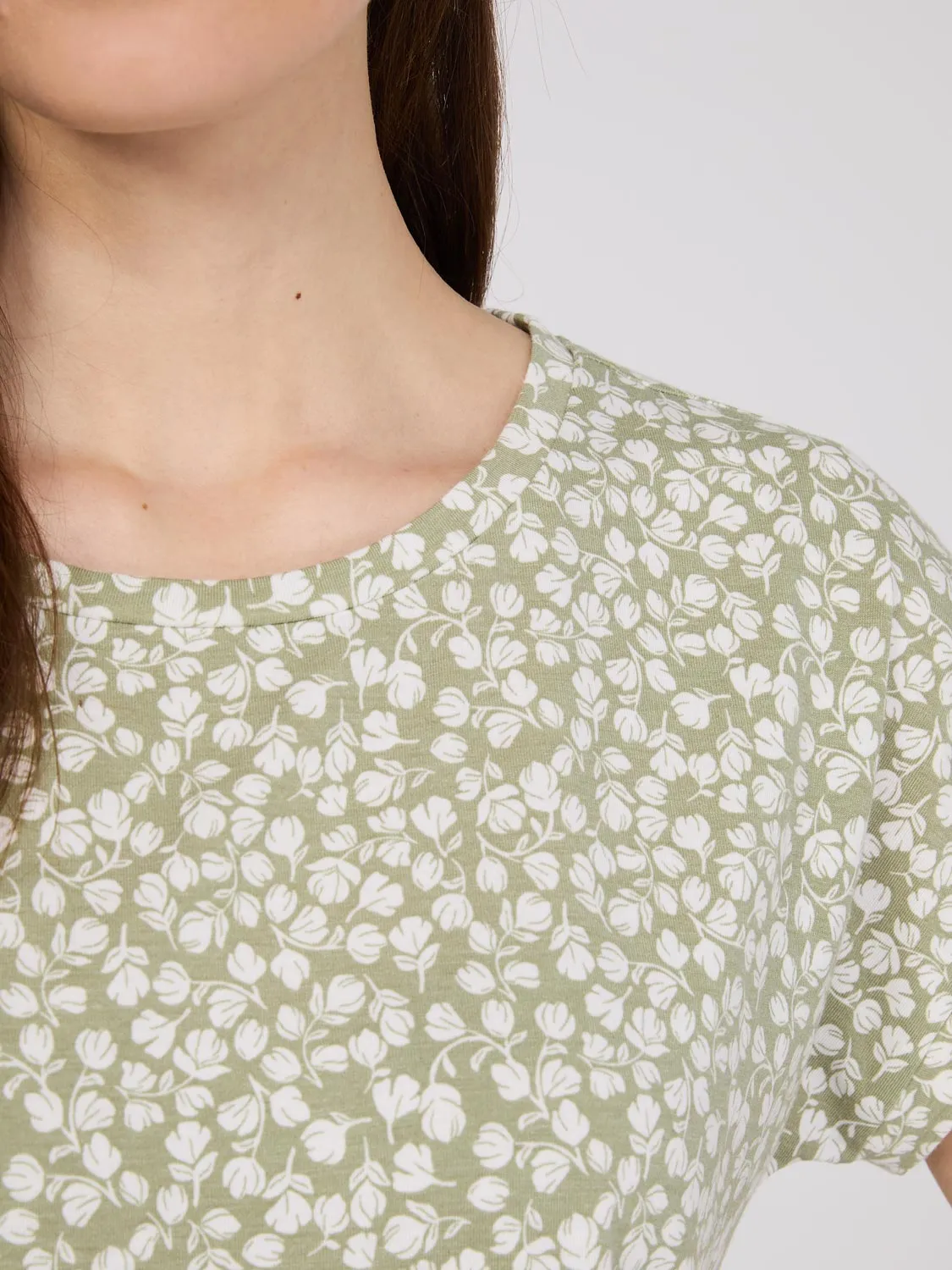 Floral Print Cuffed Dolman Sleeve Top sold by Suzy Shier product image thumbnail 3