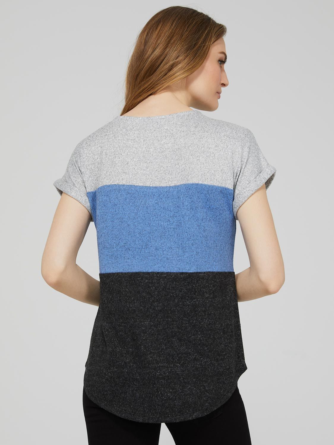 Colourblock Cuffed Sleeve T-Shirt With High-Low Hem sold by Suzy Shier product image thumbnail 4
