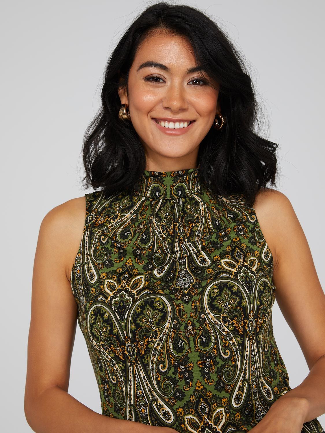 Sleeveless Paisley Print Mock Neck Top sold by Suzy Shier product image thumbnail 2