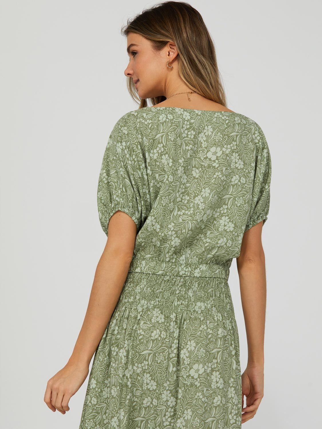 Floral Print Cropped V-Neck Top sold by Suzy Shier product image thumbnail 4