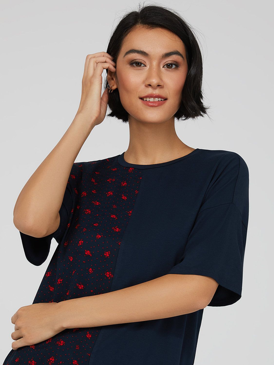 Color Block Crew Neck Short Sleeve Top sold by Suzy Shier