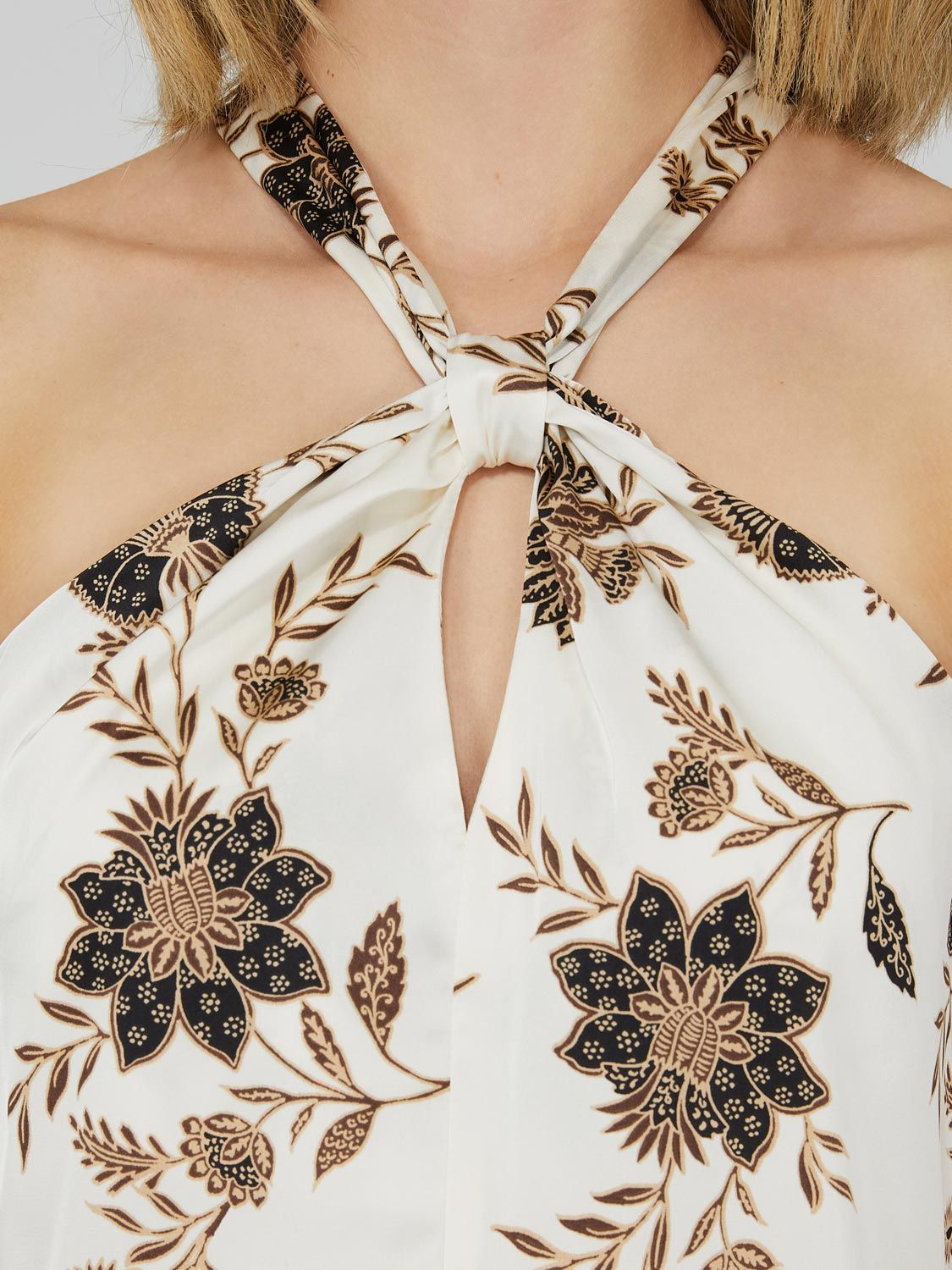 Printed Satin Halter Neck Top With Keyhole sold by Suzy Shier product image thumbnail 6