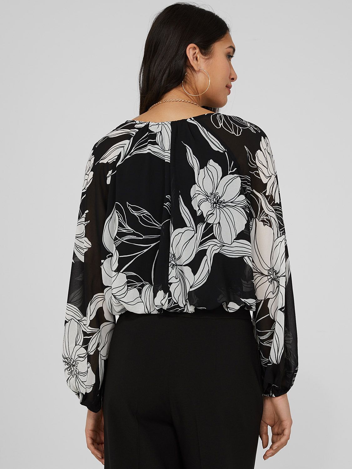 Cropped Printed Chiffon V-Neck Top sold by Suzy Shier product image thumbnail 5