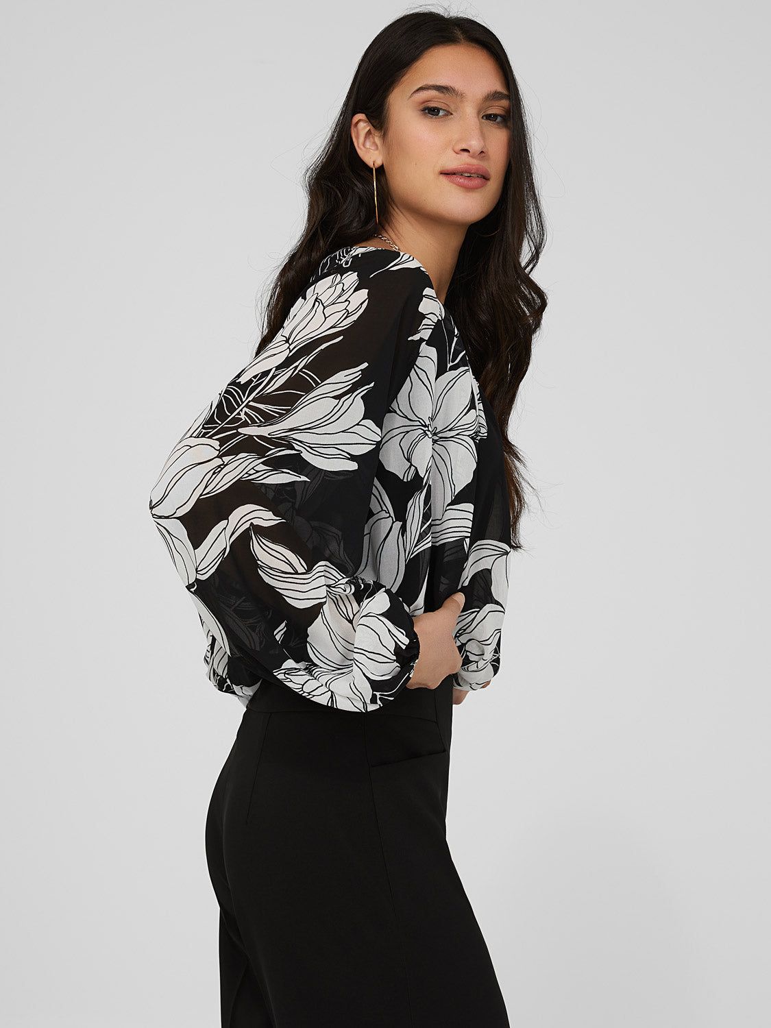 Cropped Printed Chiffon V-Neck Top sold by Suzy Shier product image thumbnail 3