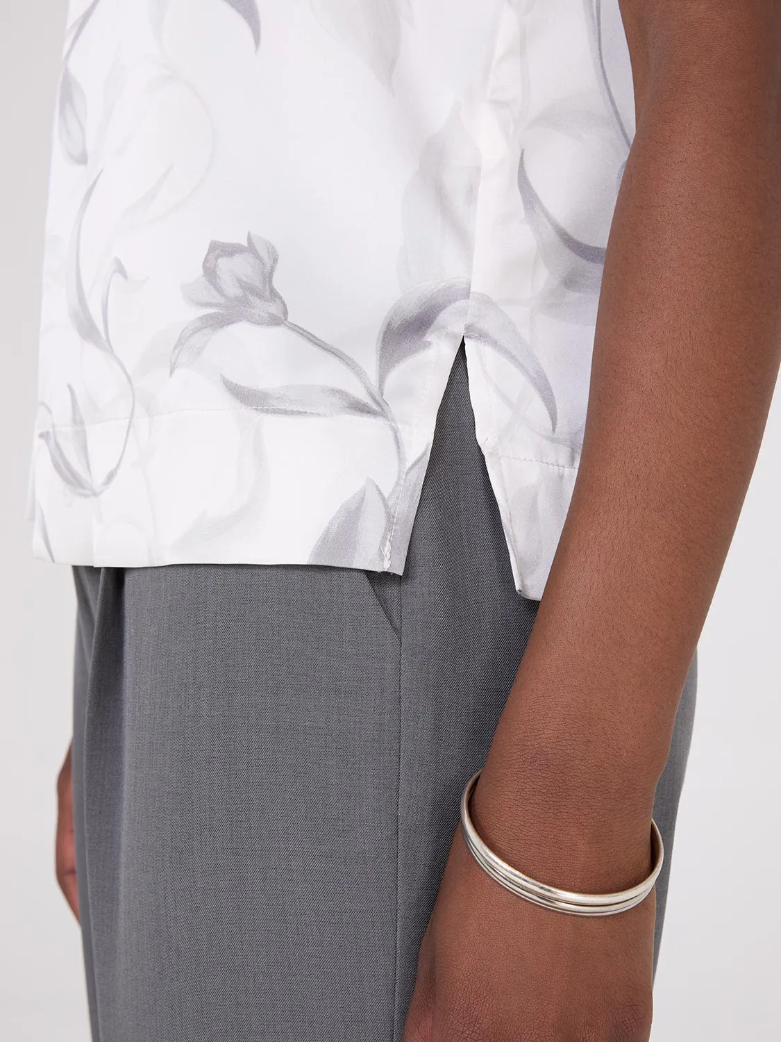 Sleeveless Floral Print Satin Top With Button Details sold by Suzy Shier product image thumbnail 4