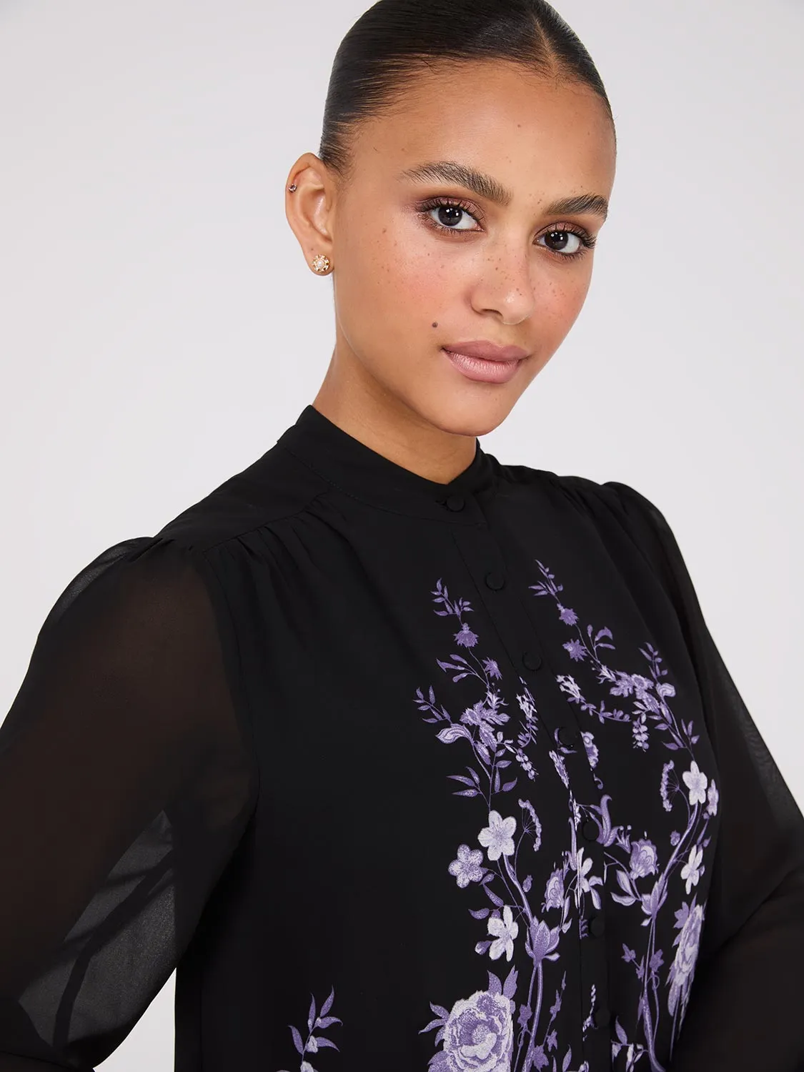 Floral Print Chiffon Button-Front Flowy Blouse sold by Suzy Shier product image thumbnail 2